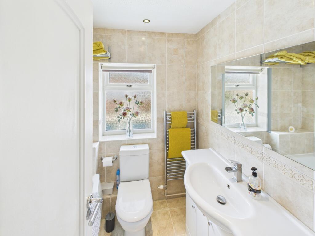 CAM04233G0-PR0025-STILL035