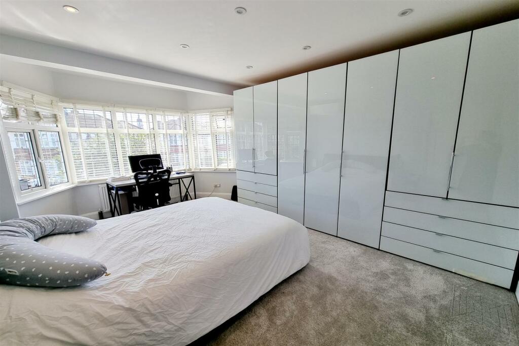 BEDROM 1: