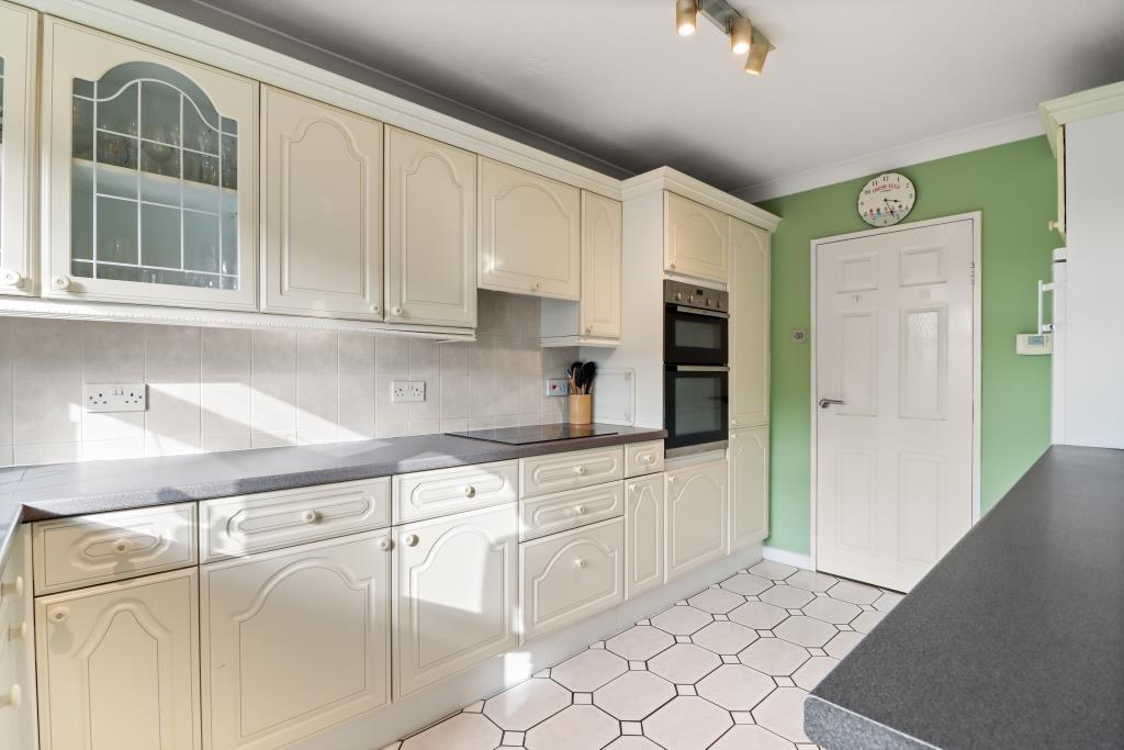 Kitchen Photo 2.jpg