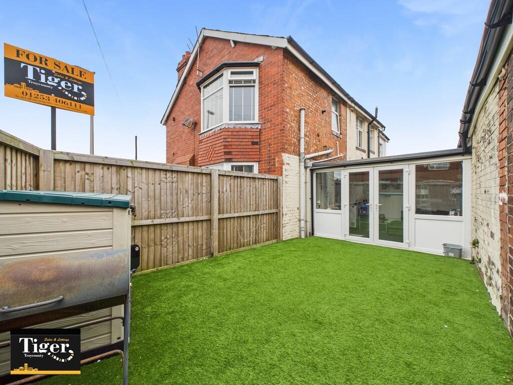 CAM02176G0-PR0517...