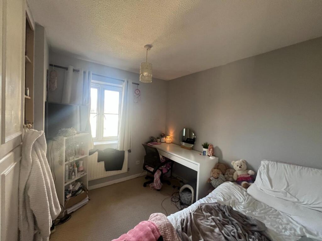Bedroom 2.JPG