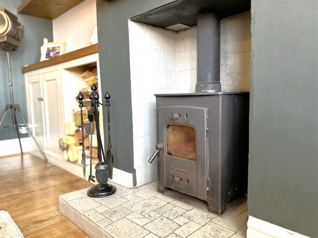 Log Burner 233