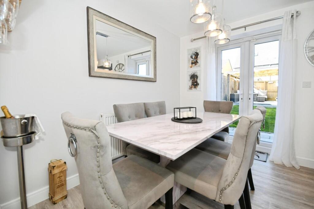 KITCHEN DINER 02.jpg
