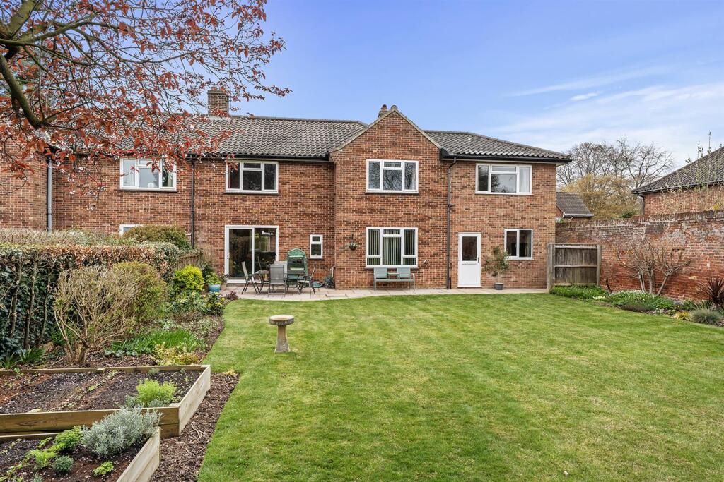 7 Harford Manor Close-07.jpg