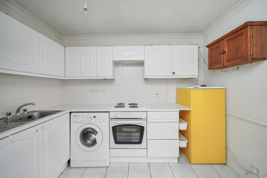 81 Willowhayne Drive, Walton-on-Thames, KT12 2NP