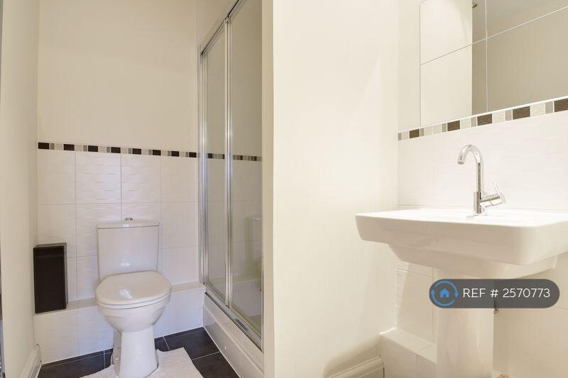 En Suite In Bedroom 1