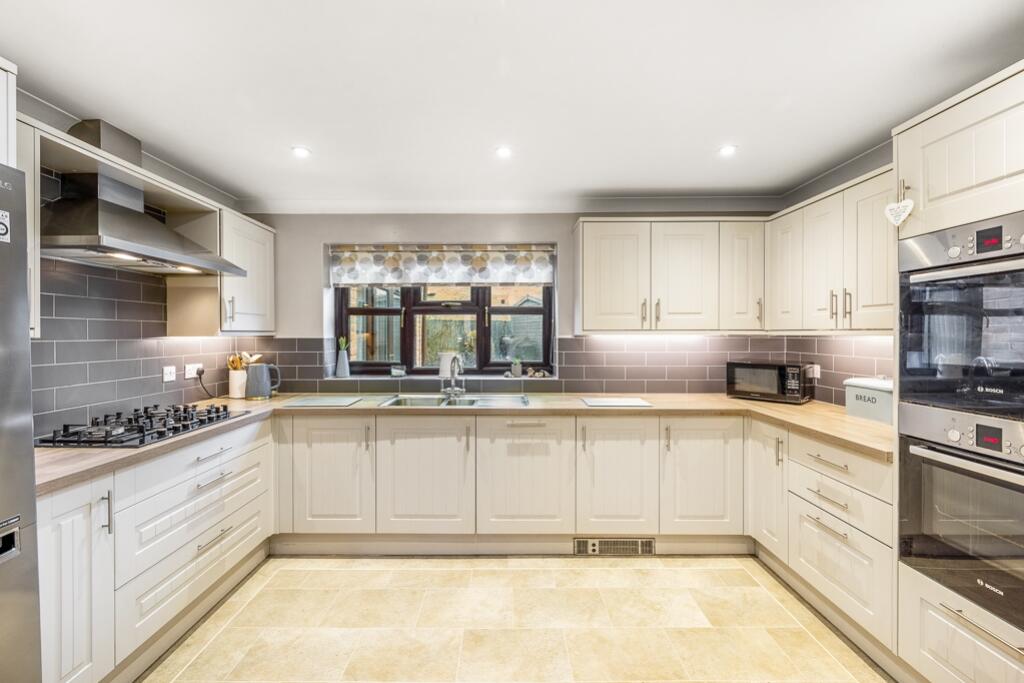 1 Estella Way (Spalding)-17