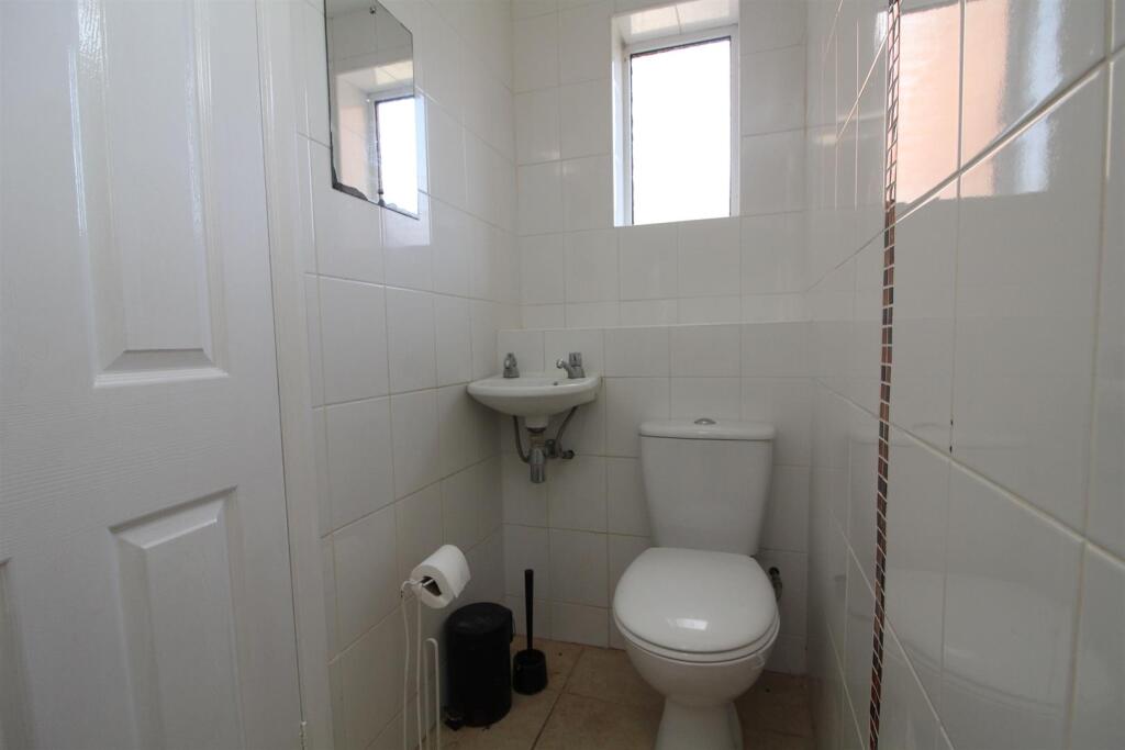 Downstairs Cloakroom.JPG