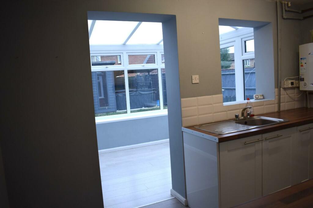 Kitchen to Conservatory.JPG