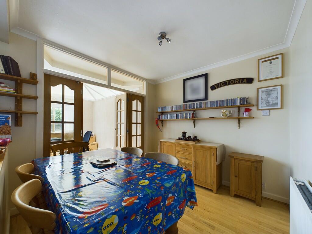 CAM02060G0-PR0216...