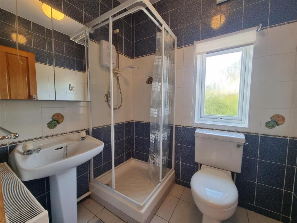 Shower - 57 Treswals.jpg