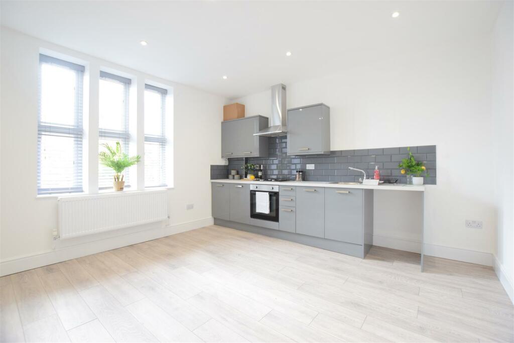 Apt 8 Living Kitchen  (1).JPG