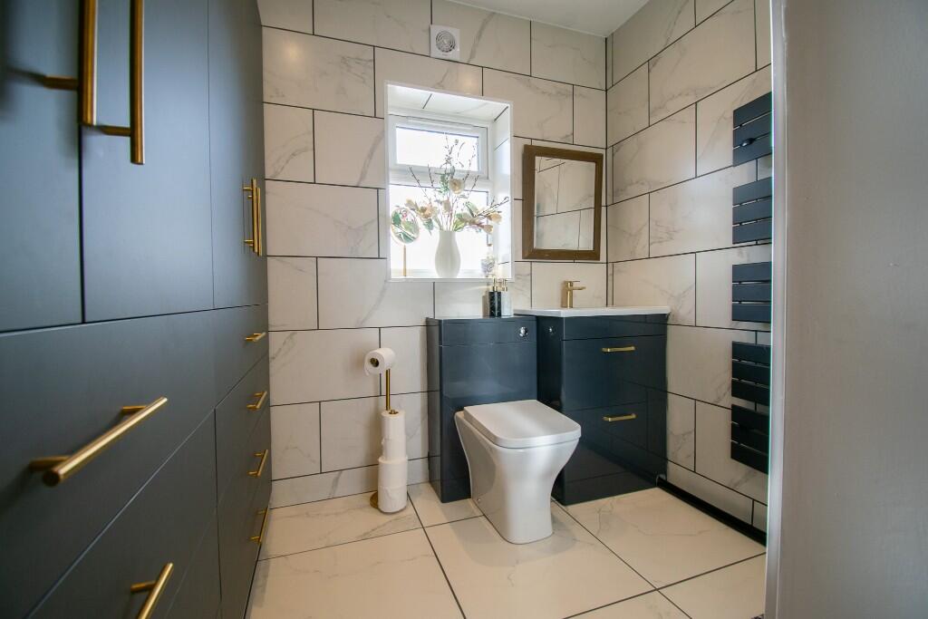 Ensuite/Wardrobe