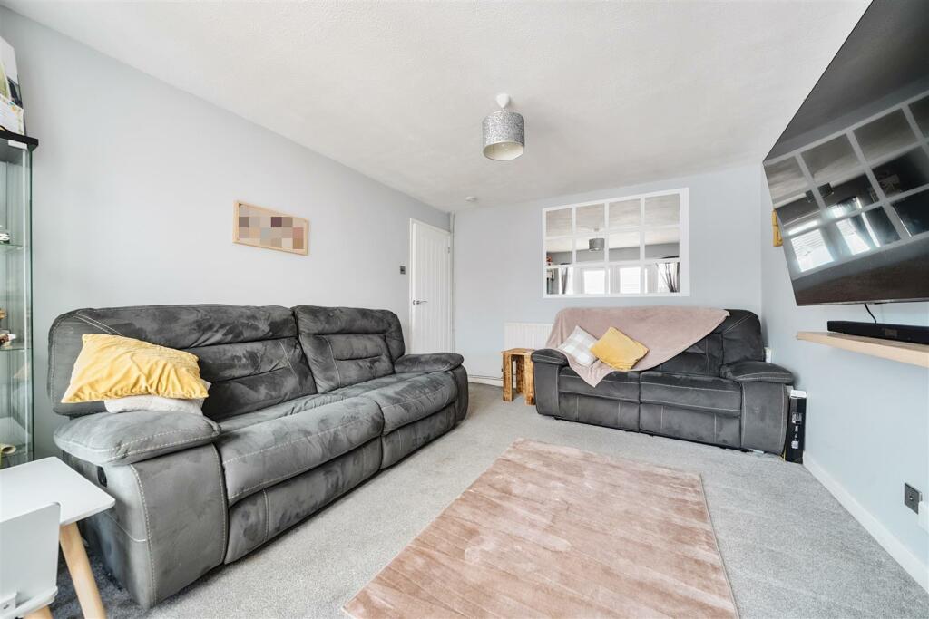 Thirlmere Avenue for sale by Guildcrest Estates - 