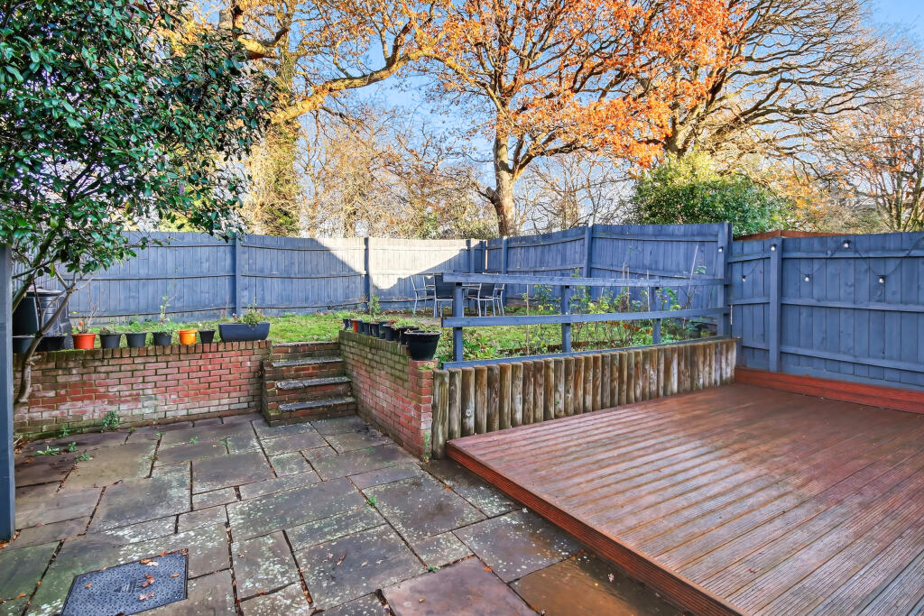 18critchercloselarge3