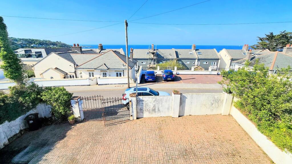 driveway...jpg
