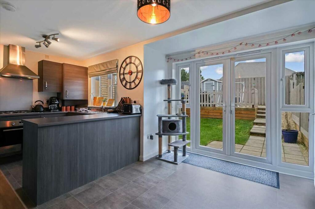 Dining Area (1)