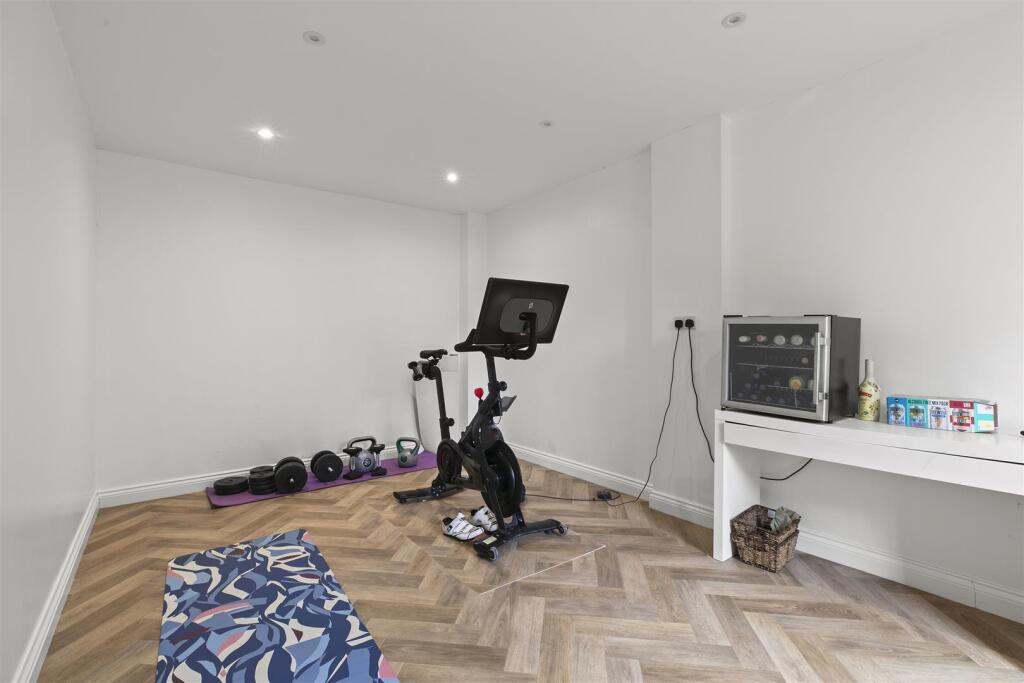 Garden Gym / Yoga Room