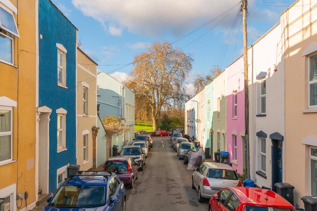 0M2SVP - External A.jpg