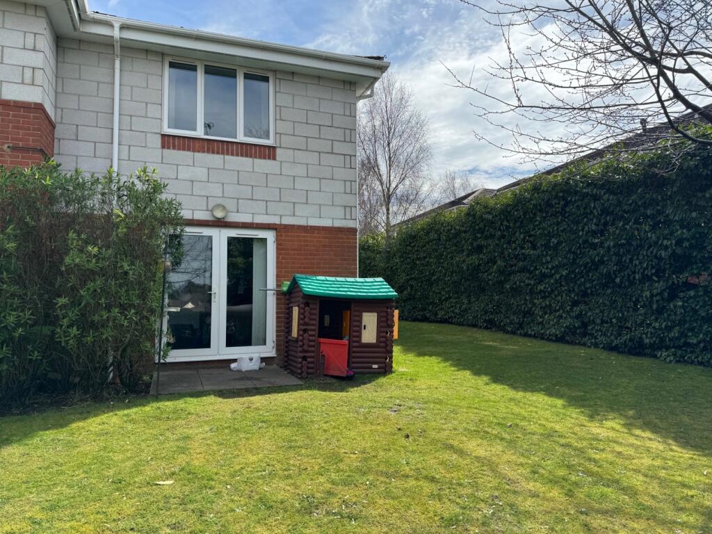 3 birch - patio area