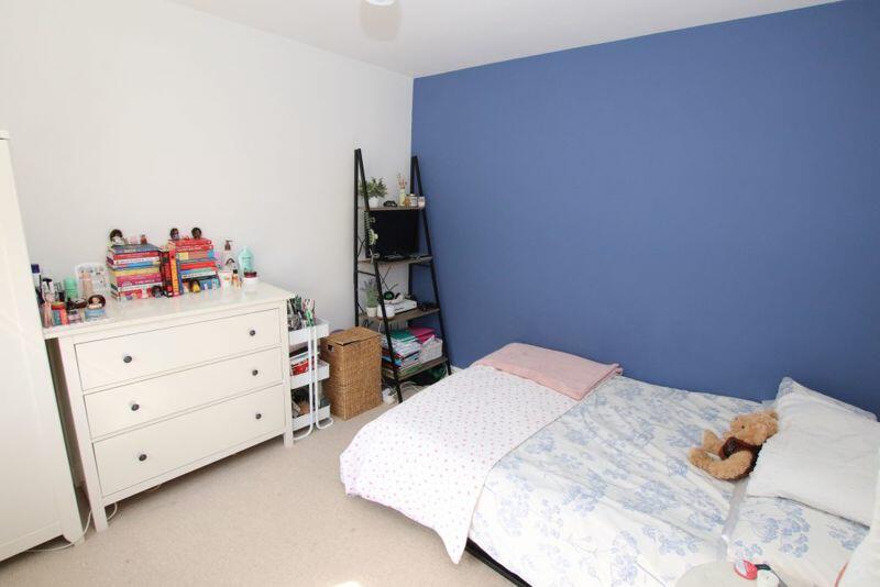 Bed 4 or playroom photo 2