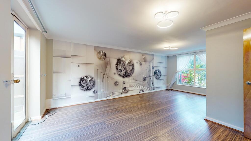 118 Covelees Wall, Winsor Park Estate, Beckton, London, E6 6WF