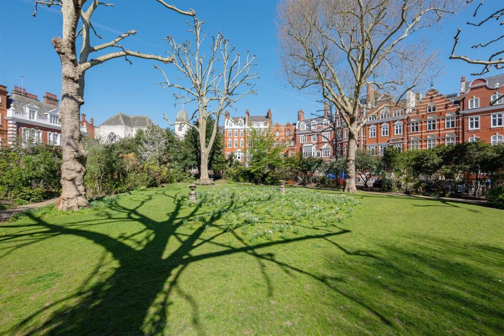 5, 13 Lennox Gardens Hi-19.jpg