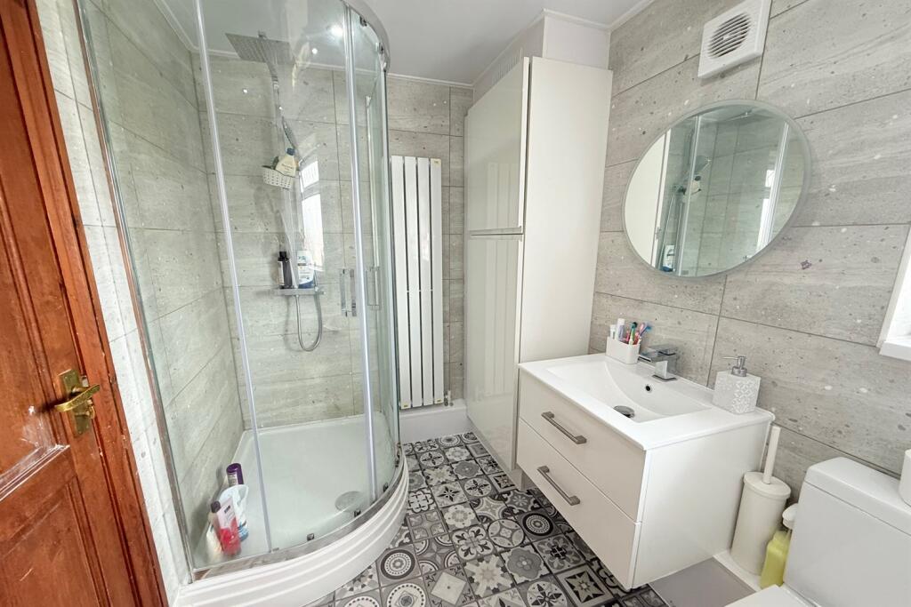 Family Bath and Show