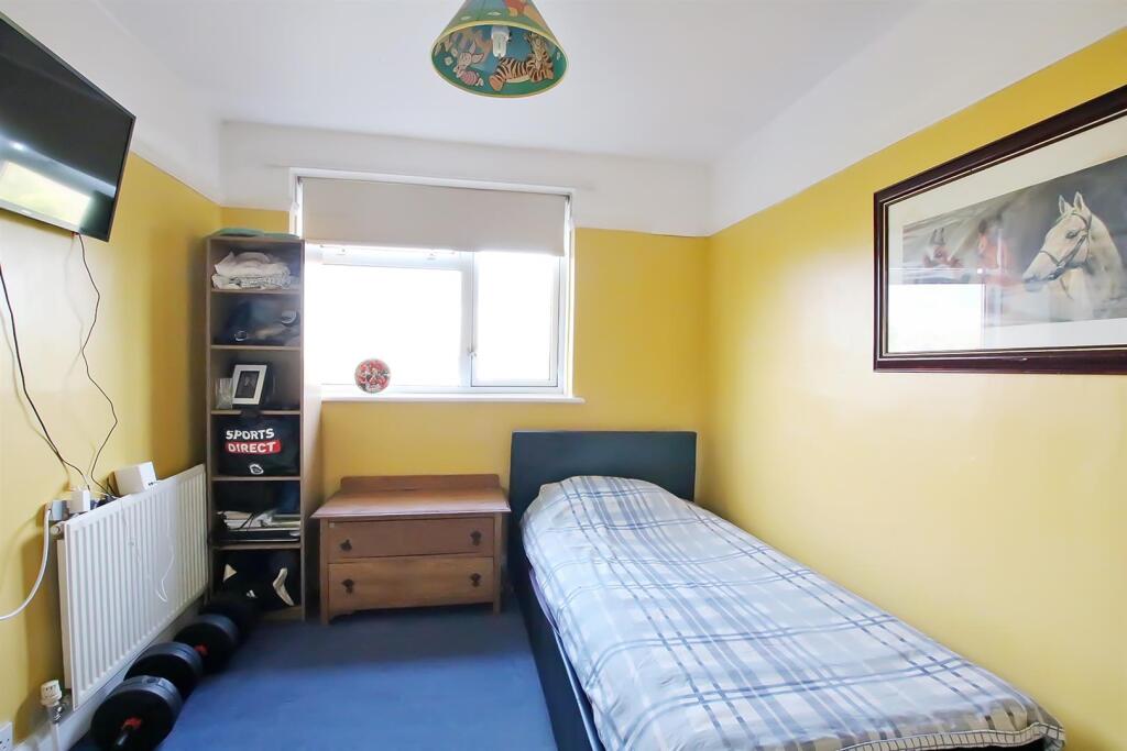 bed 4dp.jpg