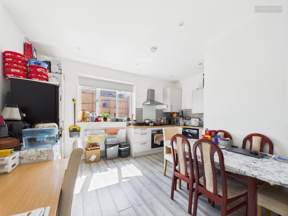 Flat Two Kitchen/Dining/Living Room