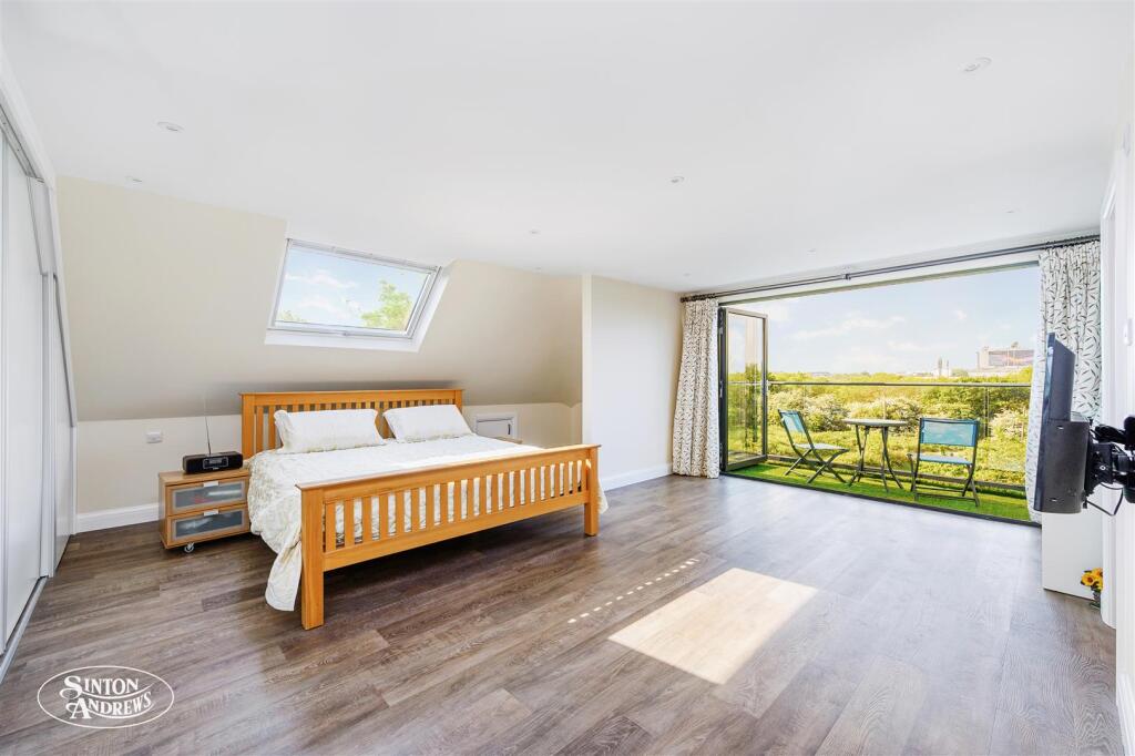 Dorincourt, Boston Gardens (28).jpg