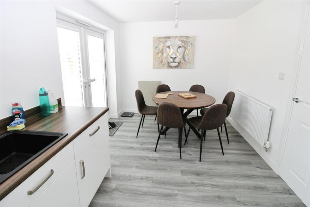 Fitted Dining Kitchen