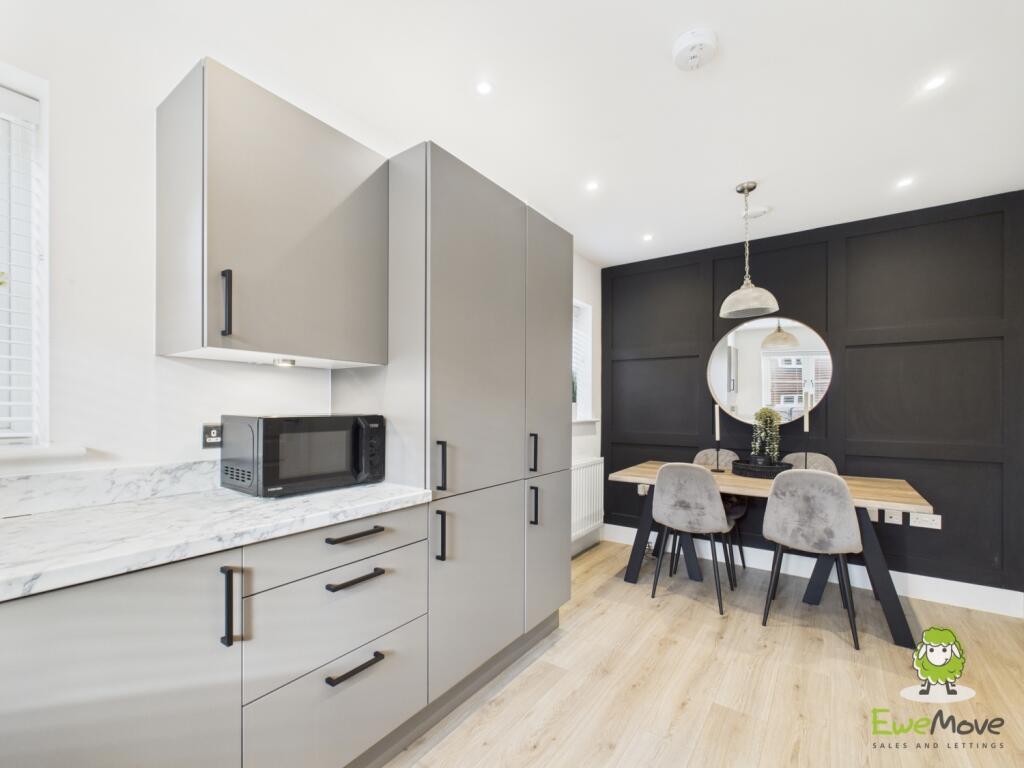 EweMove Estate Agents Basingstoke - Fishbourne Gar