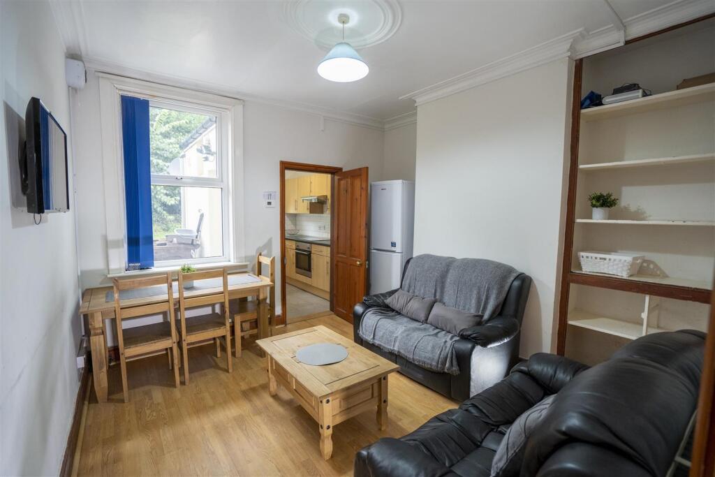 Living Room.jpg