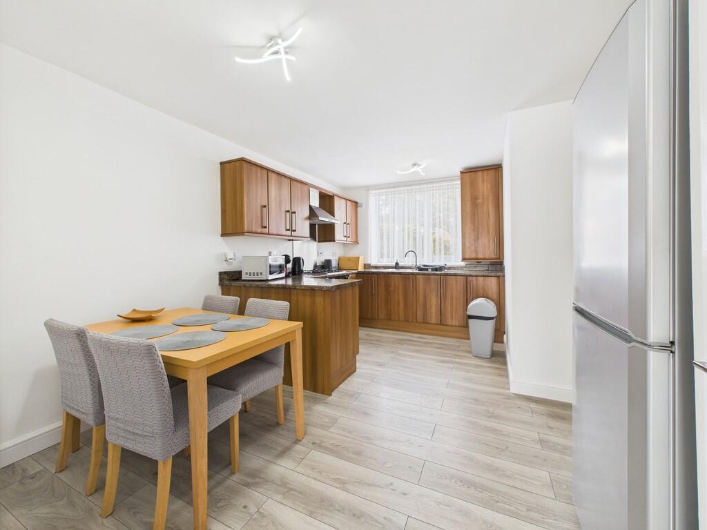 CAM02854G0-PR0425...