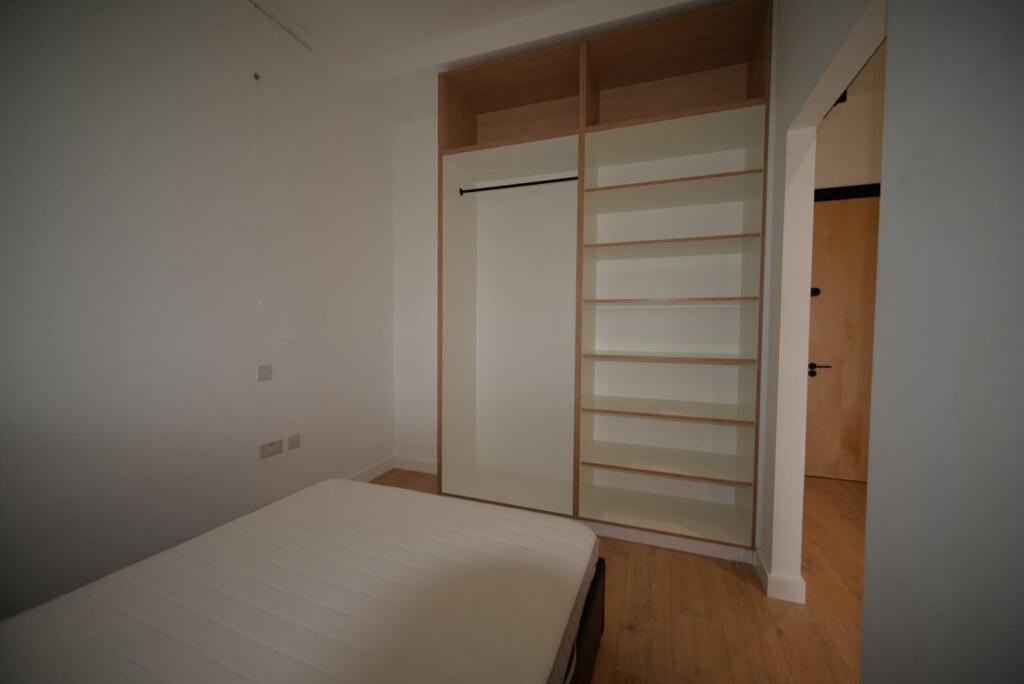 BedroomDSC_7001.JPG