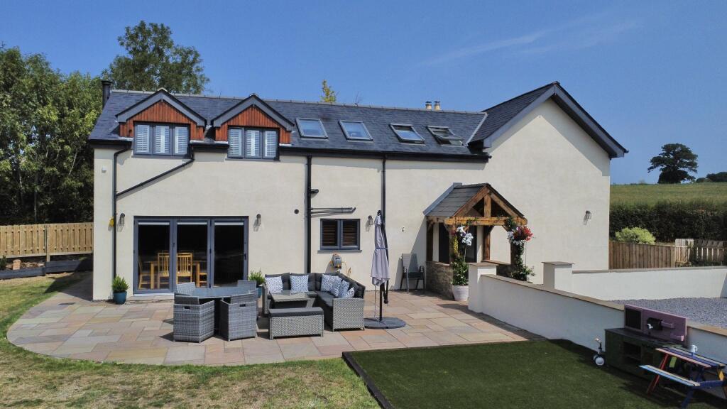 dji_fly_20250815_135714_334_1755263243162_photo_op