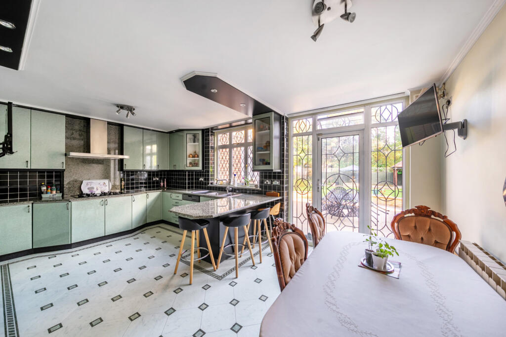 1355329-22-68c856...