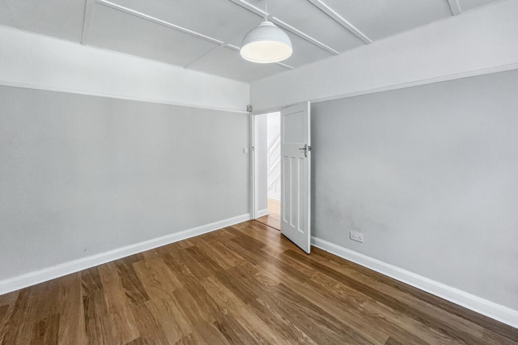 51 Greenview Avenue, Croydon, CR0 7QW