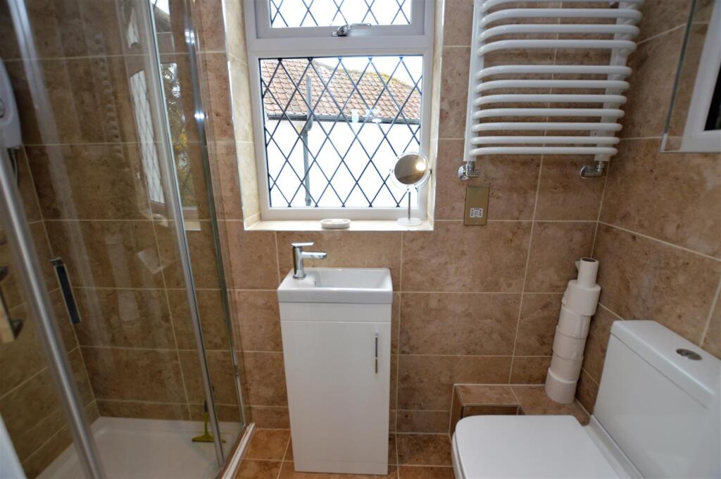 1 Short Way shower.JPG