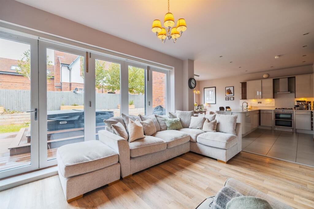 2 George Drive-20.jpg