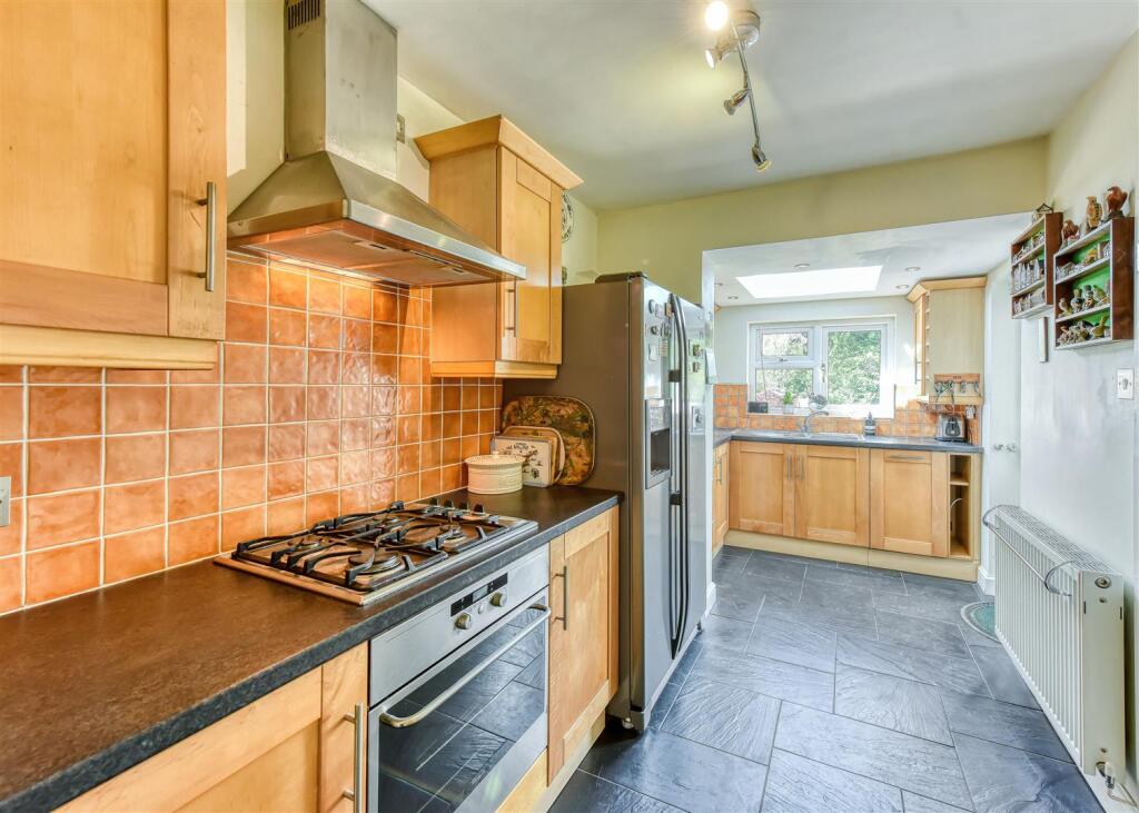 109 Bhylls Lane-kitchen1.jpg