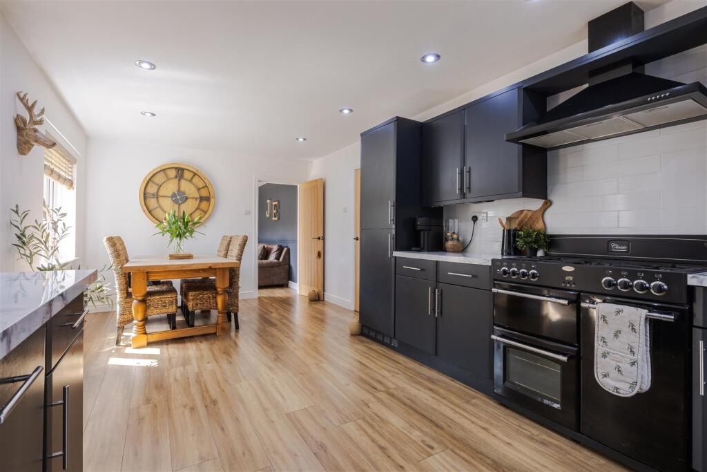 Kitchen diner