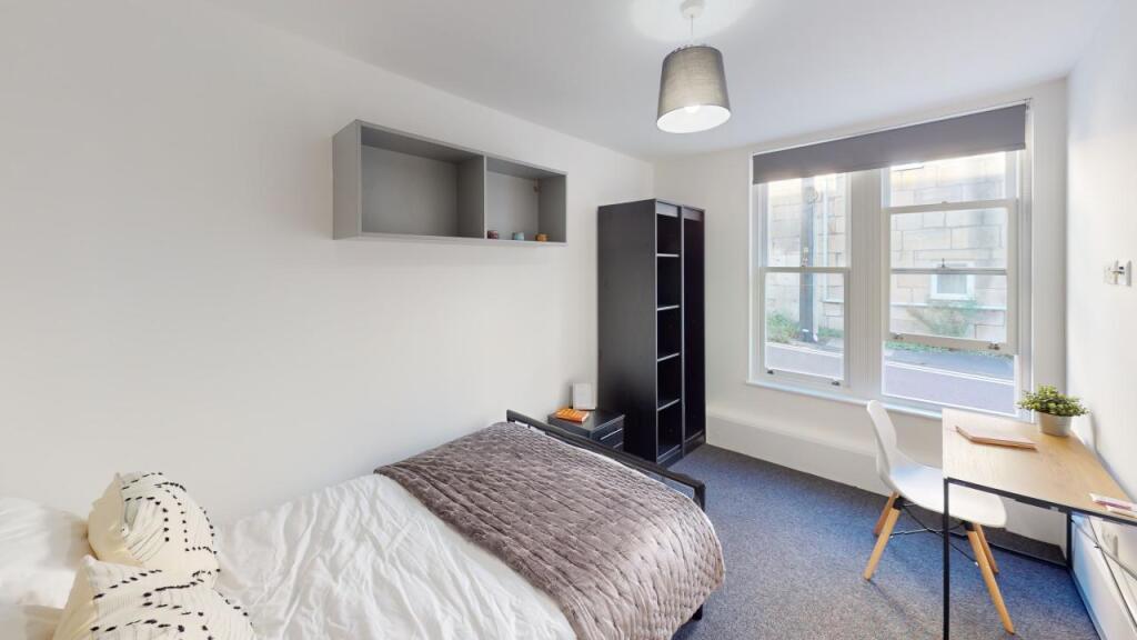 Flat-6-Piccadilly-Place-Bedroom-3.jpg