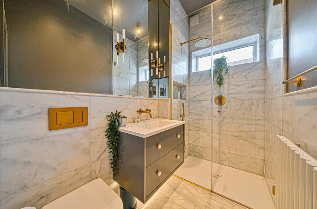 1381575-39-691c5d...