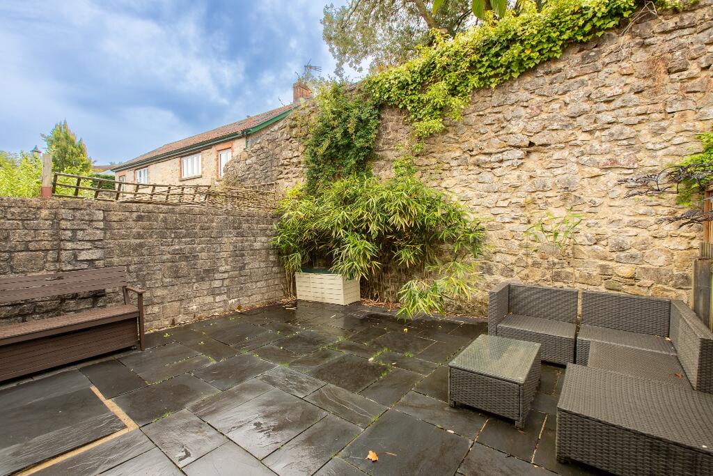 Courtyard garden