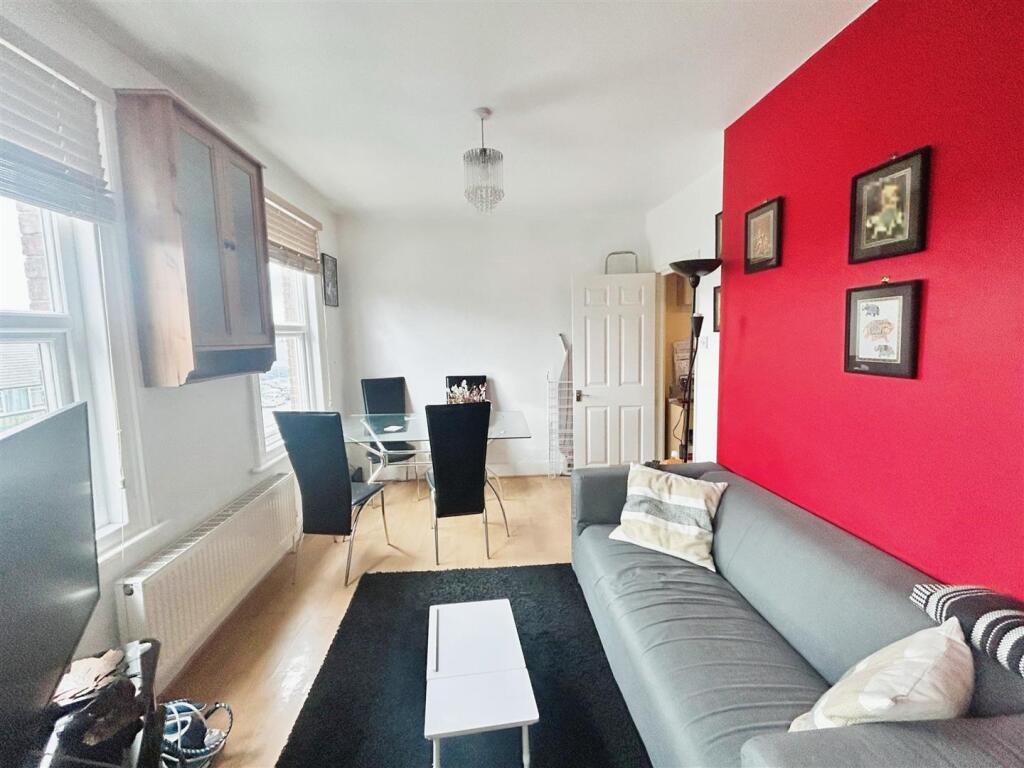 lounge 202 20new.jpg