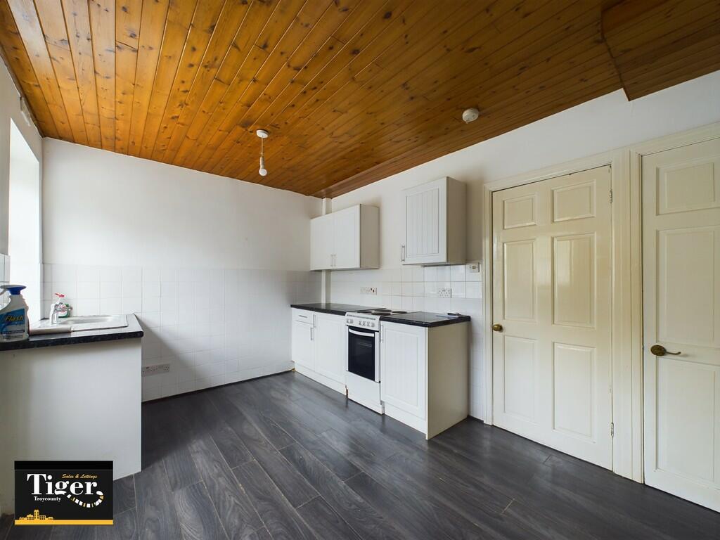 CAM02176G0-PR0318...