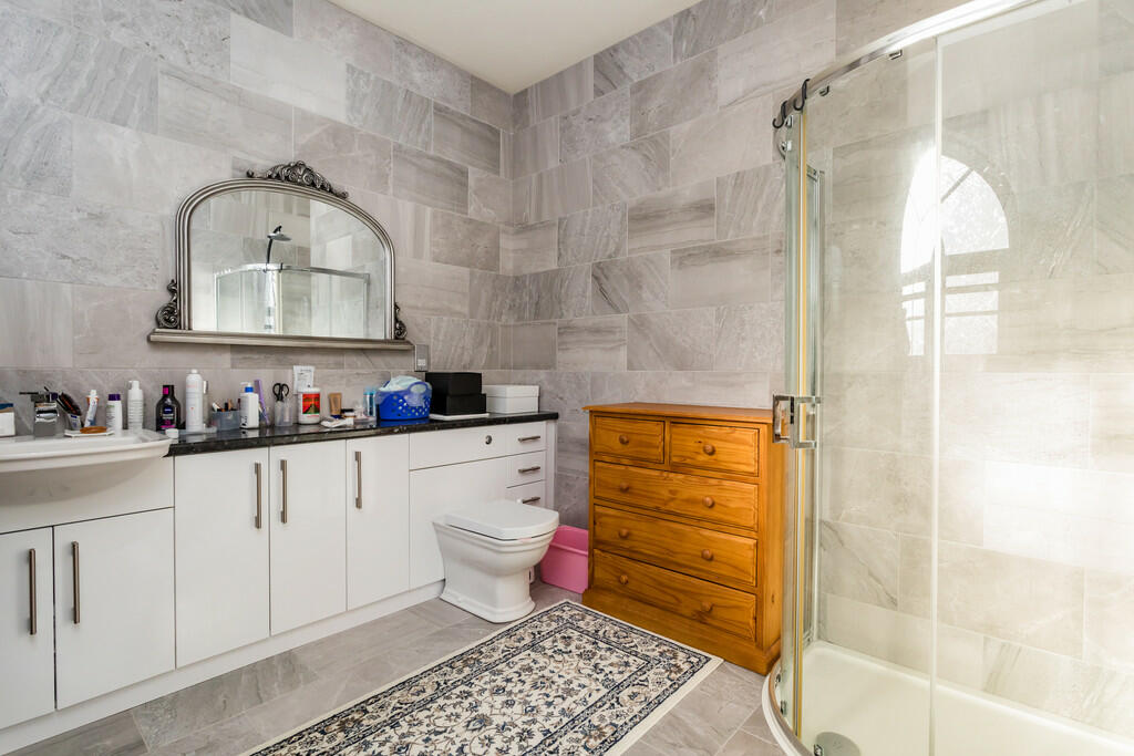 Trafalgar Gate 15...