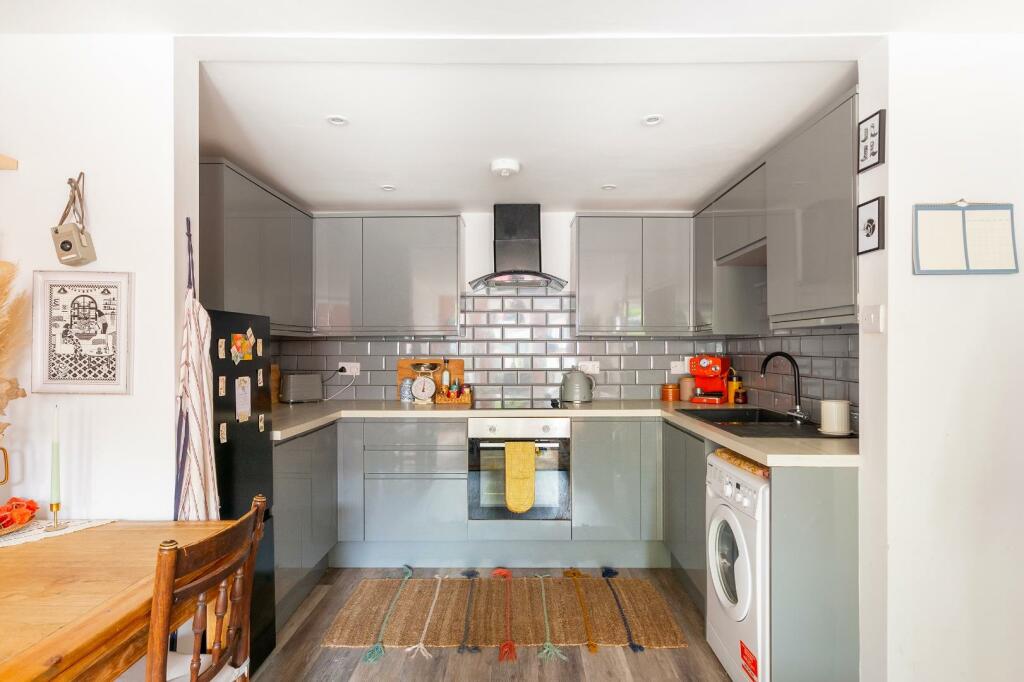 B1FHHEV - Reception F.jpg